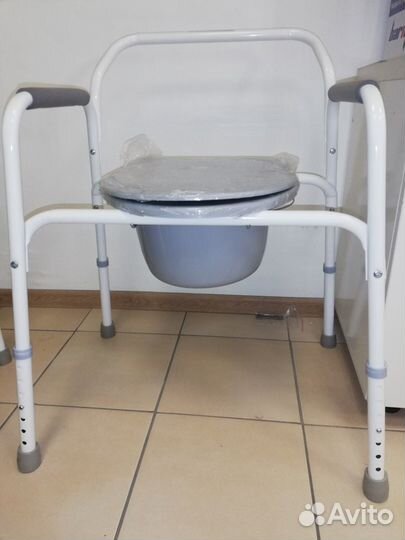 Санитарное кресло туалет