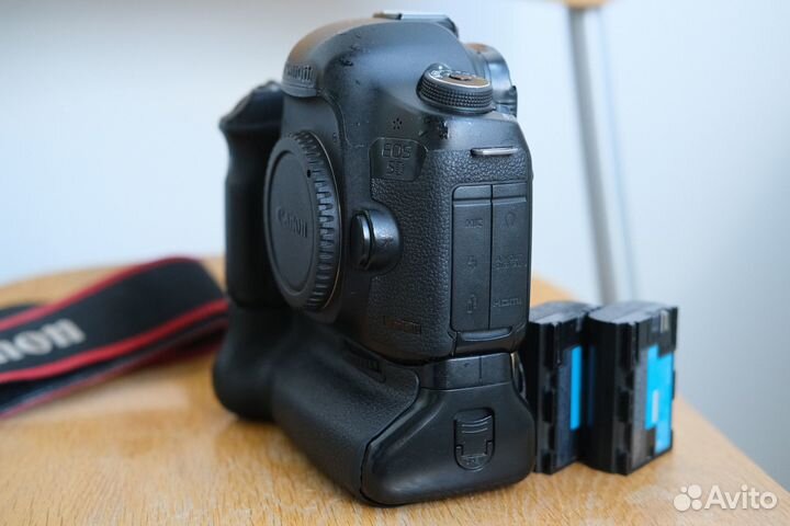 Canon 5D mark iii с батблоком