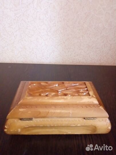 Деревянная шкатулка для украшений