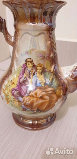 Фарфоровый чайник