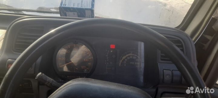 Isuzu ELF (N-series) изотермический, 1999