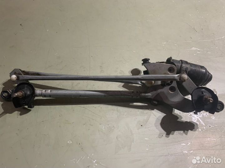 Трапеция стеклоочистителя передняя Toyota Rav4