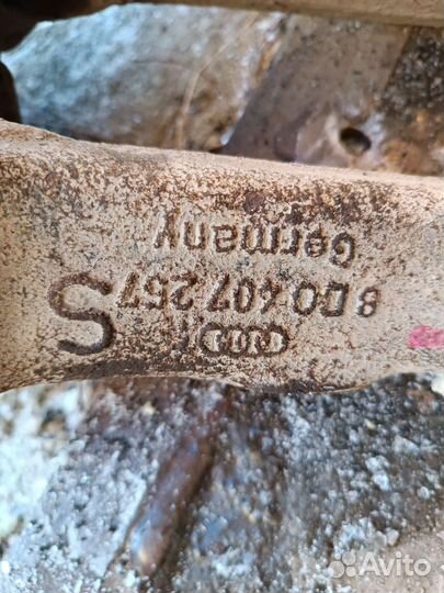 Передний поворотный кулак Passat B5 1.8