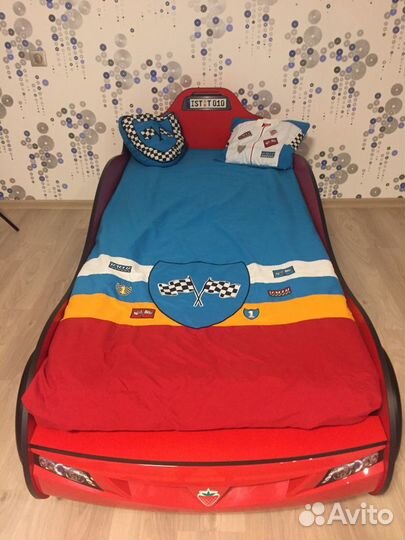 Покрывало с подушками