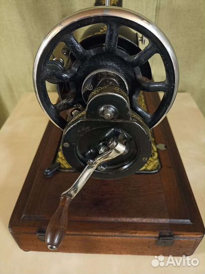 Швейная машинка 