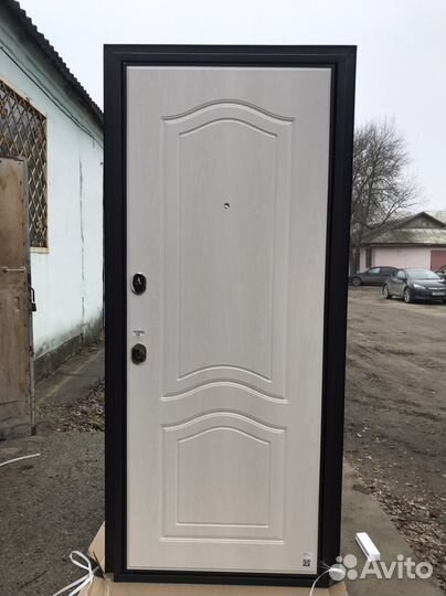 Входные стальные металлические двери R