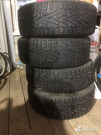 Pirelli Ice Zero 215/55 R17 98T