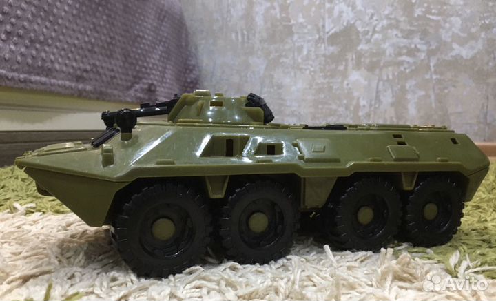 Игрушечный танк