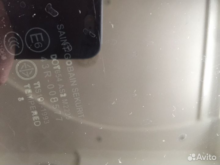 Стекло боковое правое mazda 3 bk