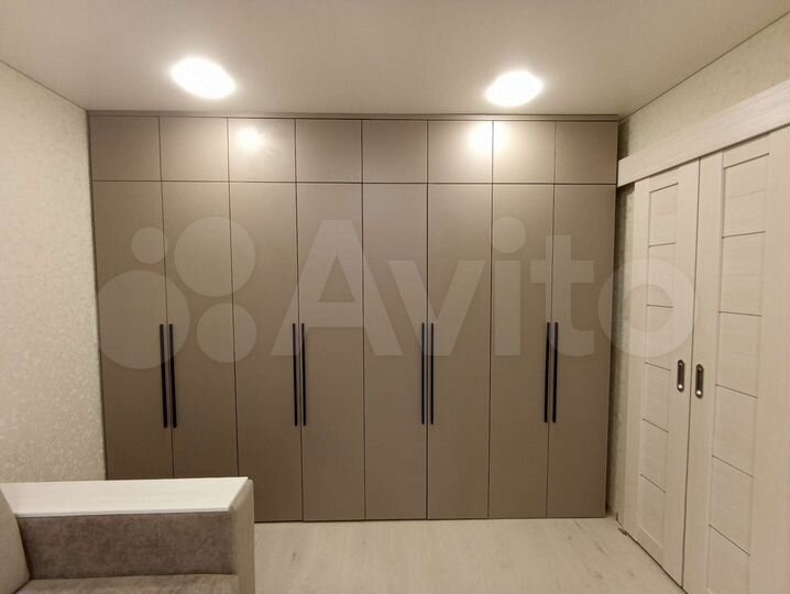 2-к. квартира, 49 м², 9/9 эт.