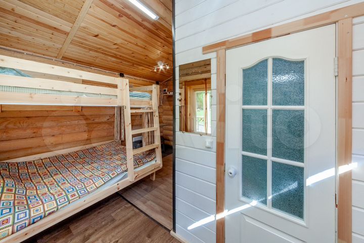 Дом 25 м² на участке 100 сот.