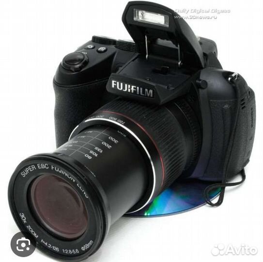 Компактная фотокамера