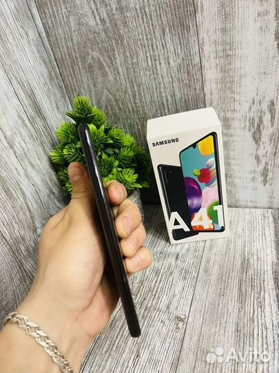 Samsung Galaxy A41, 4/64 ГБ