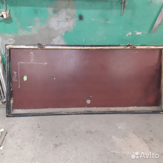 Металлическая дверь