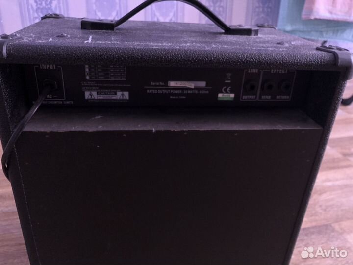 Комбоусилитель для бас гитары