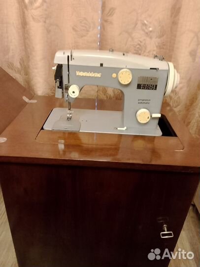 Швейная машина veritas