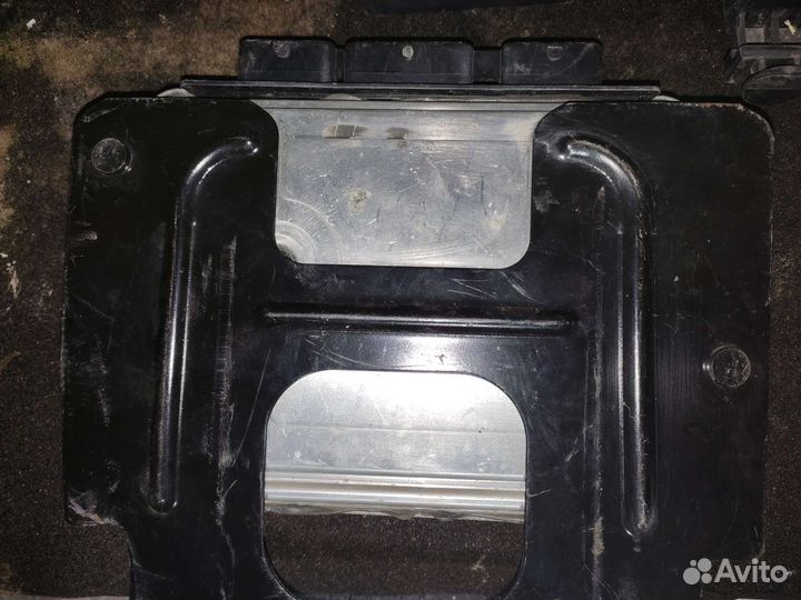 Блок управления двигателем, эбу–ecu пежо партнер