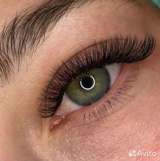 Наращивание ресниц, бровист