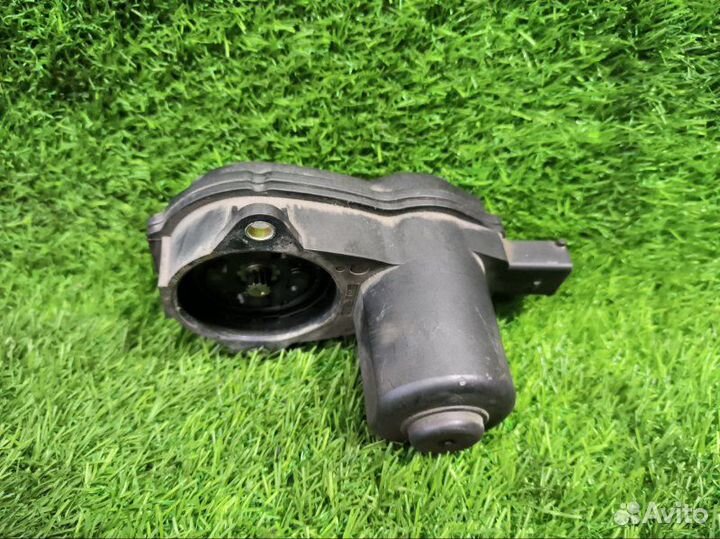 Мотор стояночного тормоза Audi A8 D4 cgwa 2011