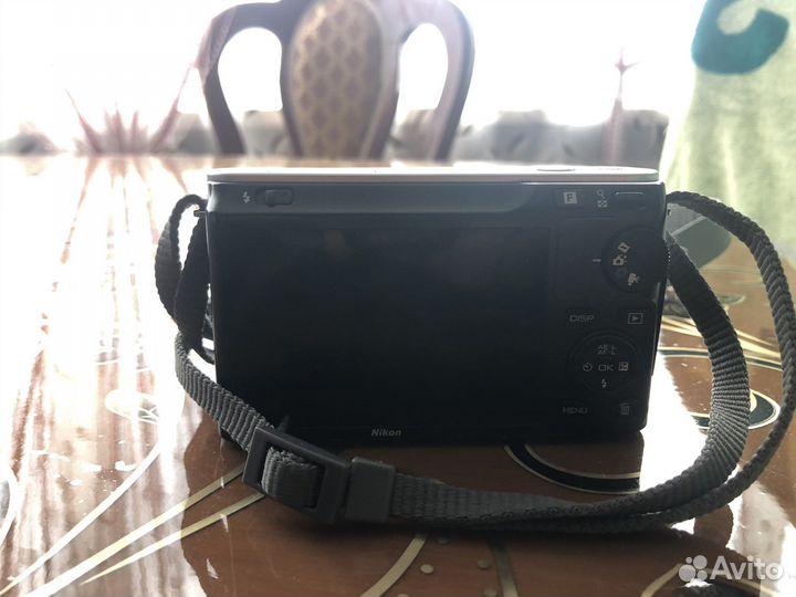Nikon J1