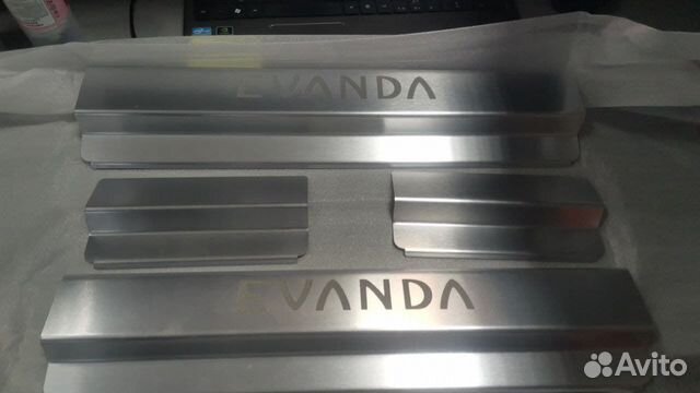 Накладки на пороги Chevrolet Evanda