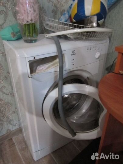 Стиральная машина Indesit wiun81 на запчасти