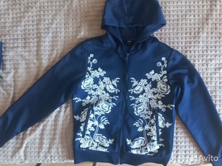 Спортивный костюм женский