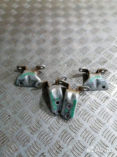 Петля двери Hyundai Elantra HD G4GC 2007