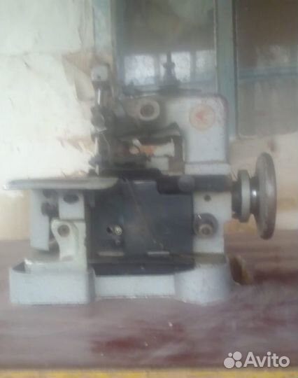 Продам оверлок промышленный