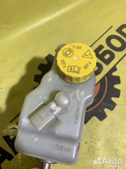 Главный тормозной цилиндр Volkswagen Polo 5