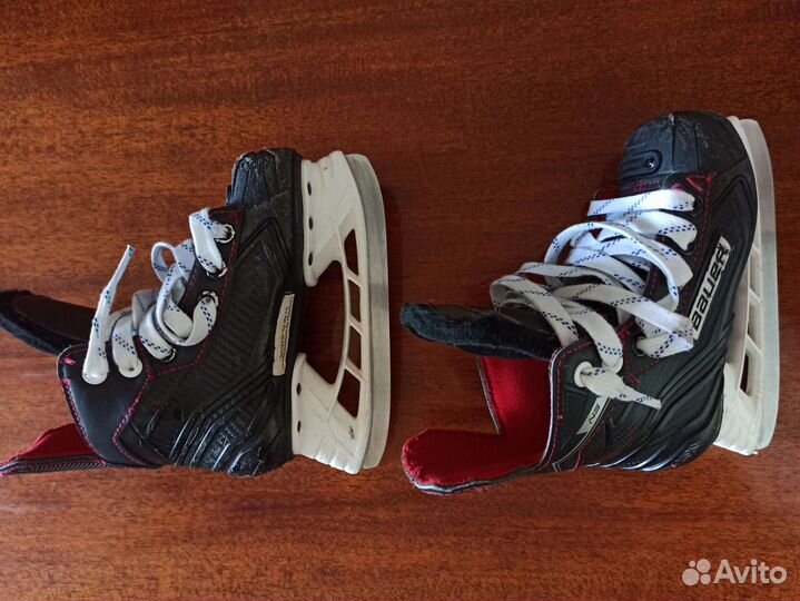 Хоккейные коньки бауэр 10YTH R