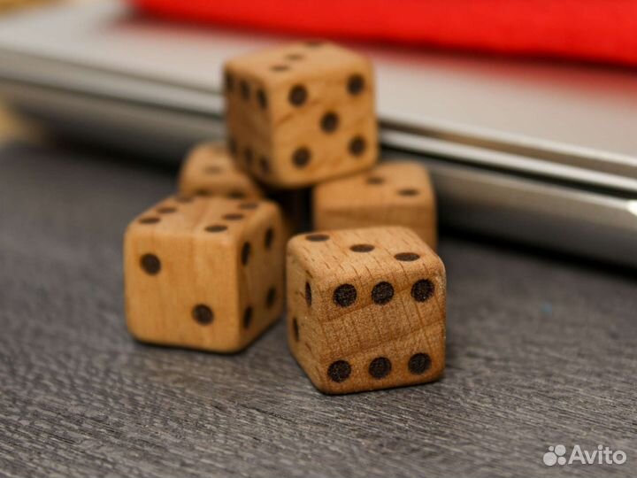 Игральные кубики ручной работы