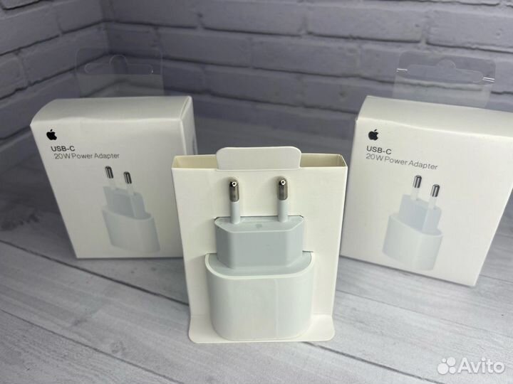 Блок для быстрой зарядки iPhone 20W