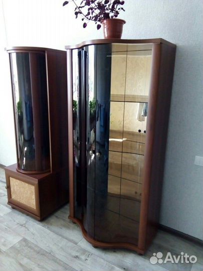 Шкаф сервант