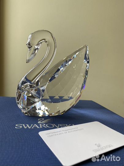 Лебедь Swarovski