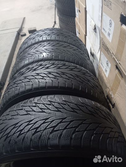 Nokian Tyres Hakkapeliitta R2 235/55 R17 103R