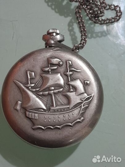 Старинные карманные часы