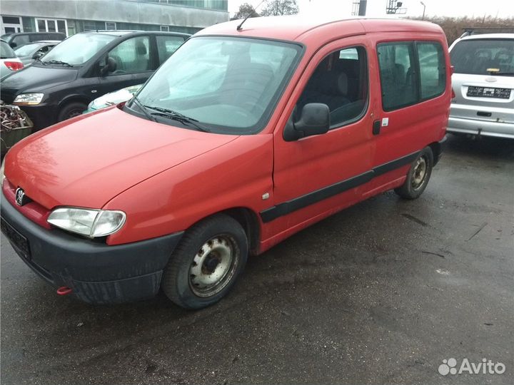 Разбор на запчасти Peugeot Partner