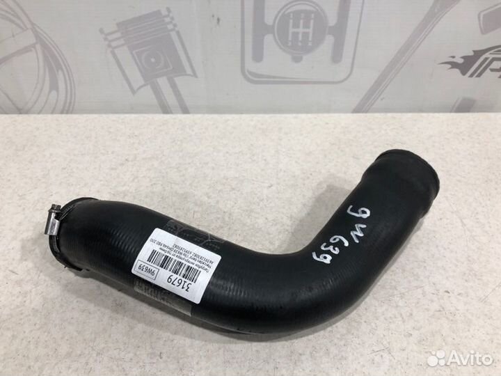 Патрубок интеркулера от турбины Mercedes-Benz Vito