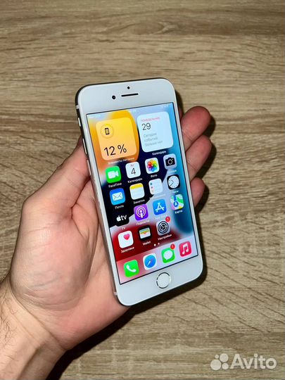 iPhone 8, 64 ГБ