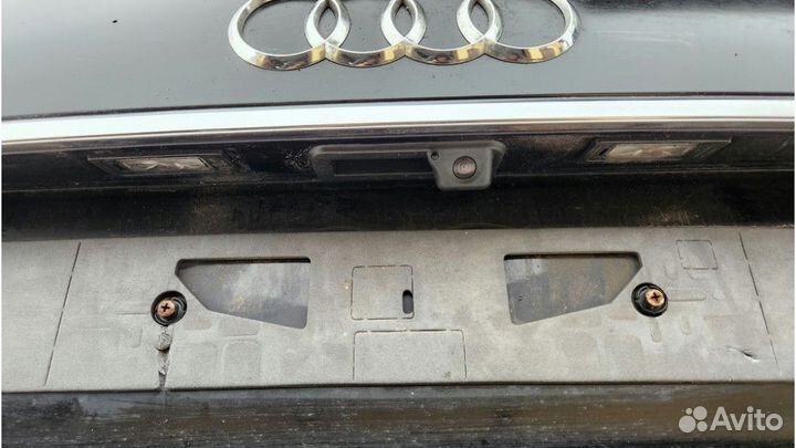 Крышка багажника Audi A6 седан C8 2021 год