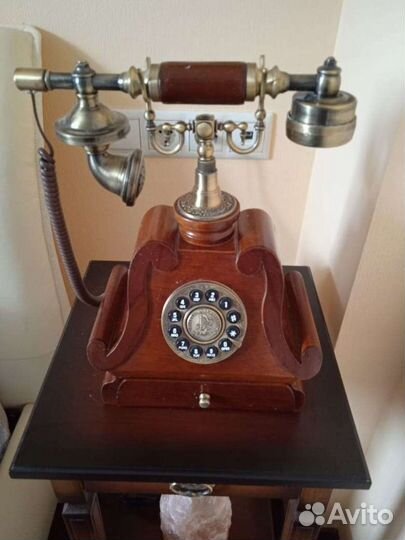Ретро телефон кнопочный