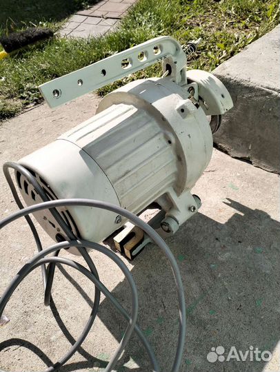 Мотор для швейных машин фрикционный на 220 вольт