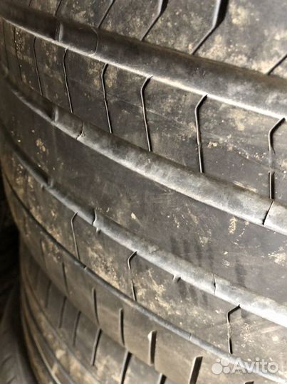 Pirelli P Zero PZ4 275/35 R21