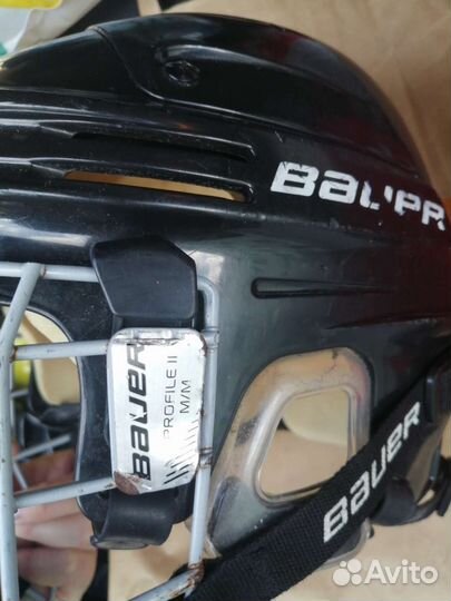 Хоккейный шлем