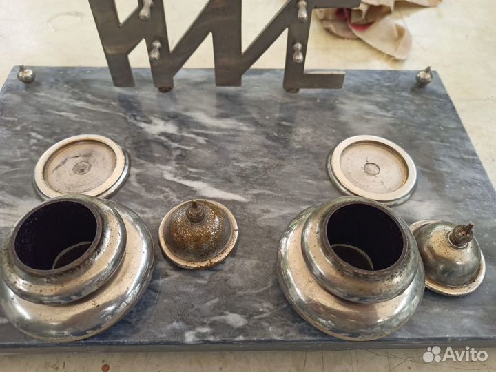 Подставка-бюро под ручки и чернильницы