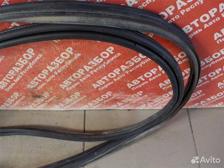 Уплотнитель багажника Opel Astra-H хэтчбек Z20LER