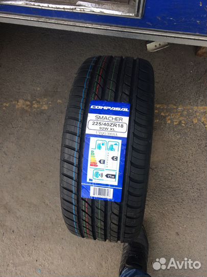 Compasal Smacher 215/55 R18 99V