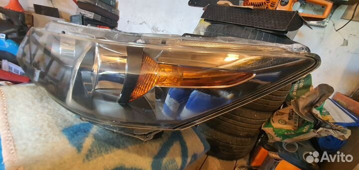 Фара левая