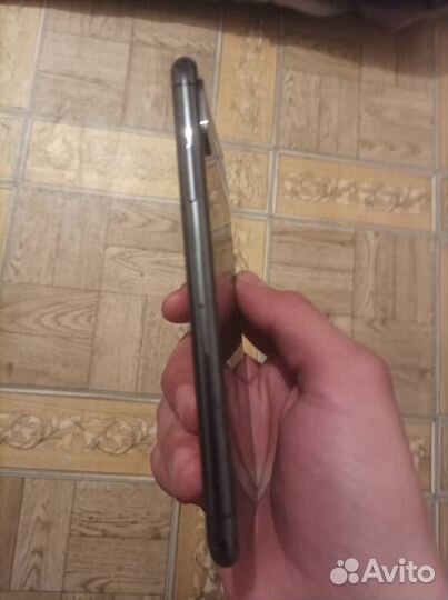 Телефон iPhone 10